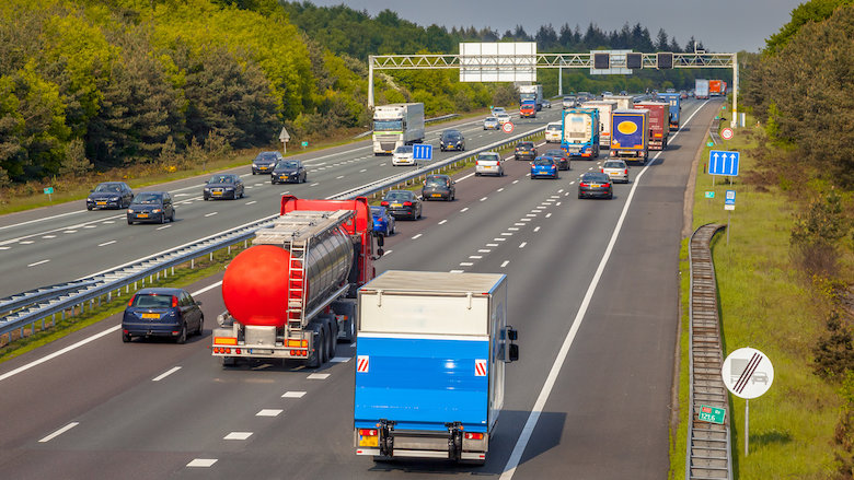 'Meerderheid Nederlanders wil belasting op gebruik van auto in plaats